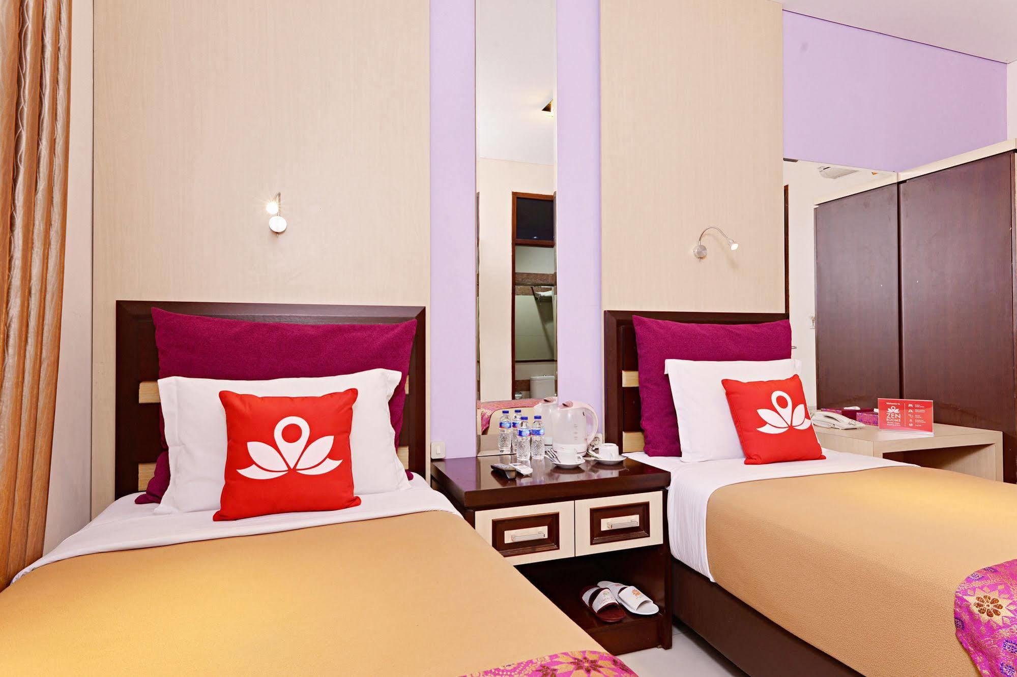 Zen Rooms Riau Natuna Bandung Buitenkant foto
